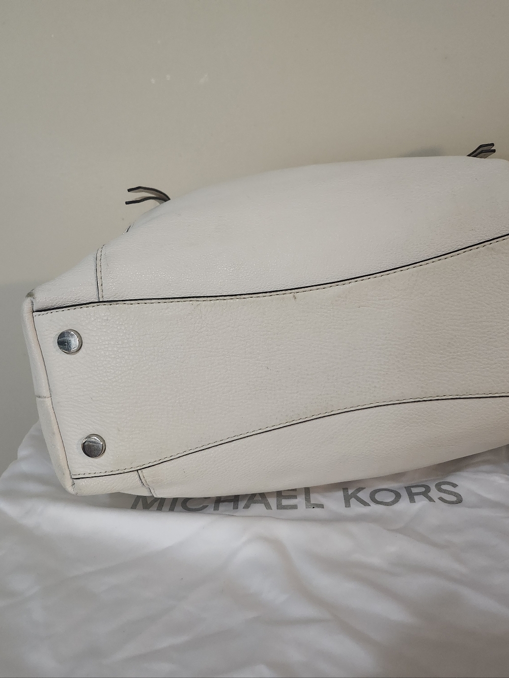 Michael Kors White Leather Shoulder Bag w Scarf/Dustbag EUC - Picture 14 of 16